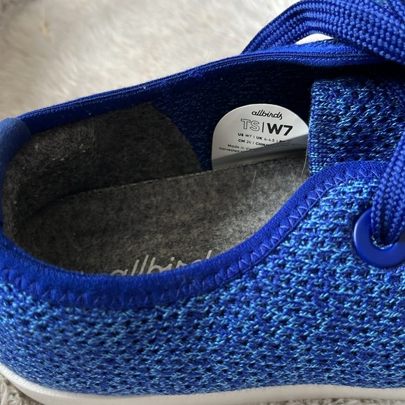 Allbirds royal blue athletic shoe!  Womens size 7, NEW only been wore inside! - Picture 3 of 6